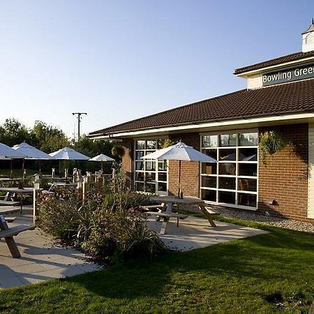 Premier Inn Клактон-он-Си Экстерьер фото
