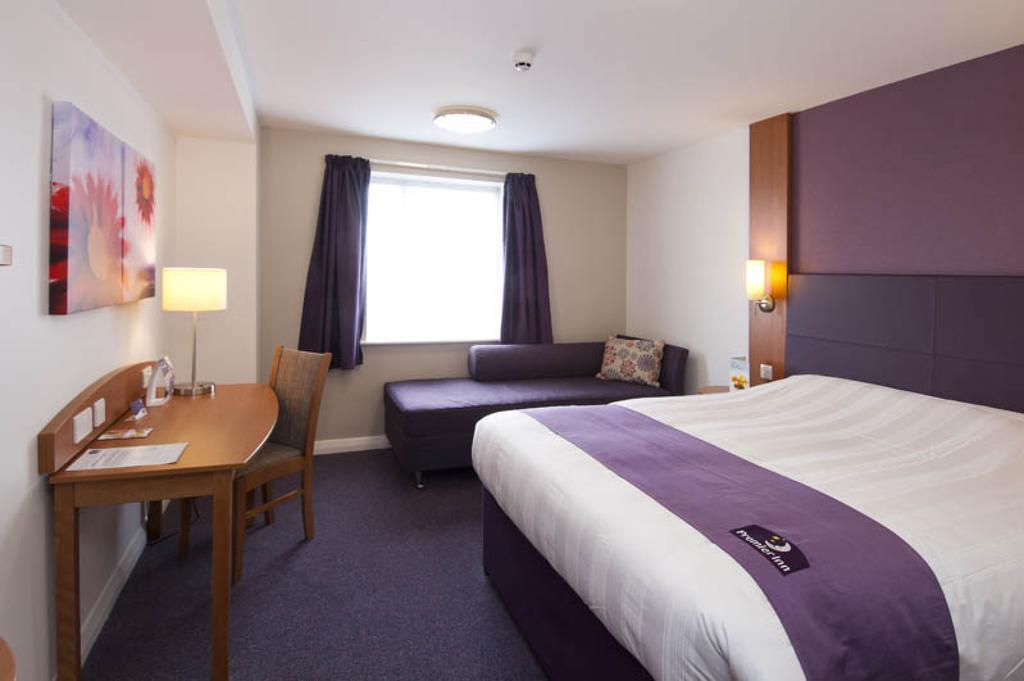 Premier Inn Клактон-он-Си Экстерьер фото