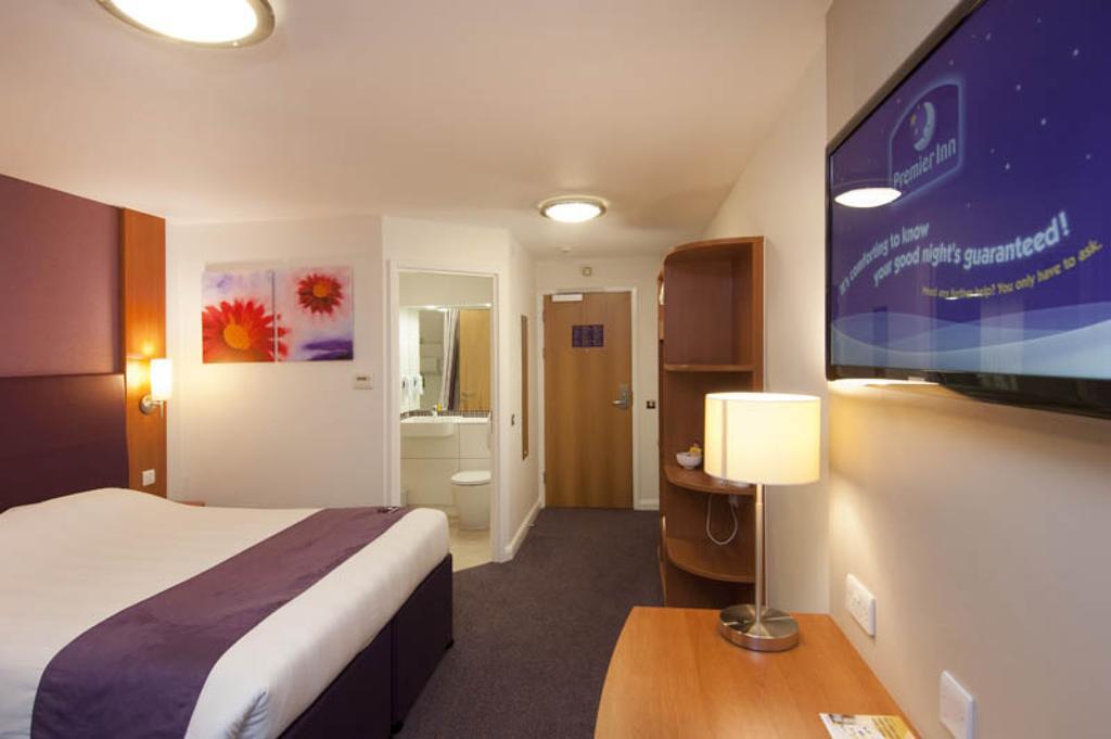 Premier Inn Клактон-он-Си Экстерьер фото